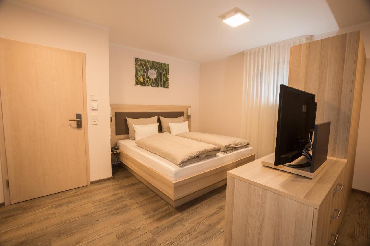 Leidringer Gaestehaus Gmbh Rosenfeld Экстерьер фото