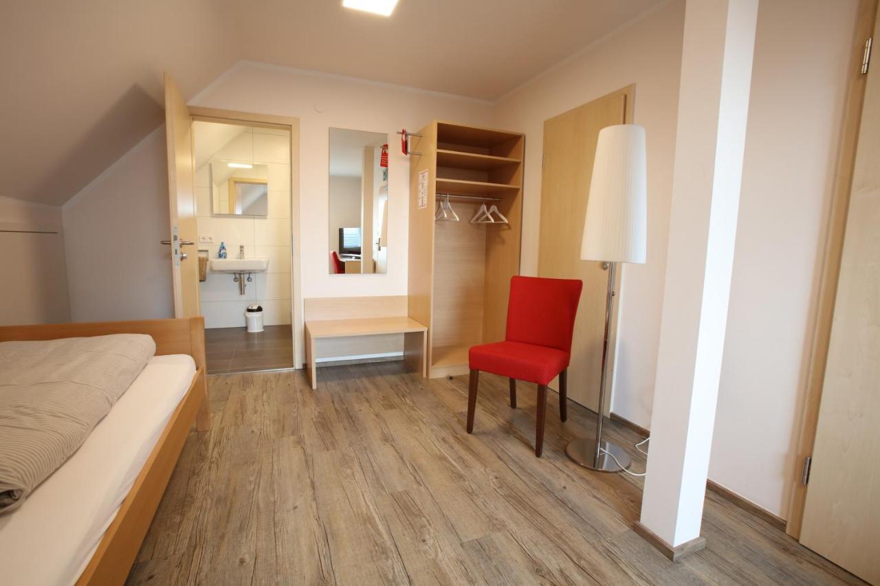 Leidringer Gaestehaus Gmbh Rosenfeld Экстерьер фото